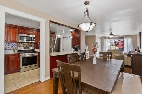 2543 Tiemann Ave, Bronx NY  10469-6111 exterior
