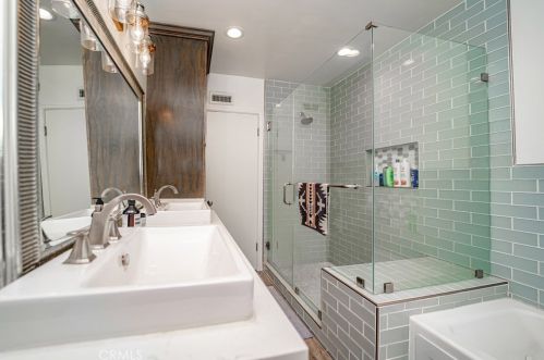 10231 Eglise Ave, Downey CA  90241-2920 exterior