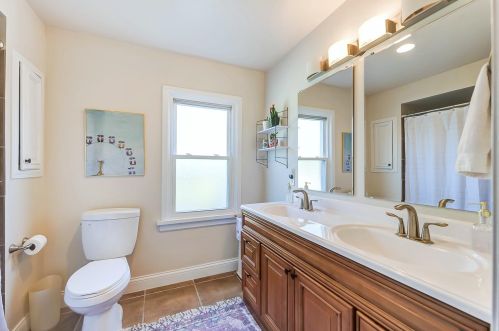 3260 Galbraith Rd, Cincinnati OH 45239-3903 exterior