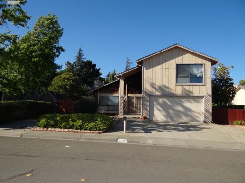 347 Warwick Dr, Benicia, CA 94510-2142