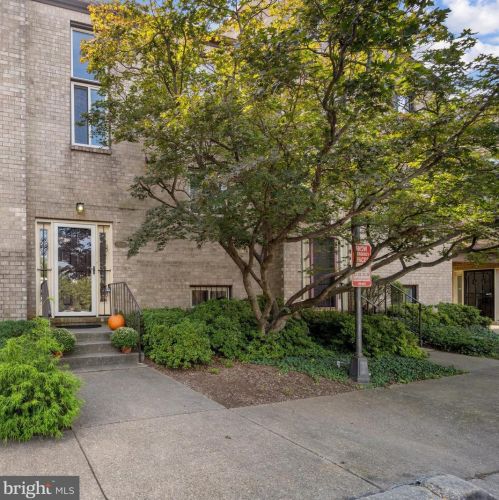 3234 Banneker Dr, Washington, DC 20018-1684