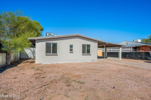 905 Prince Rd, Tucson AZ 85705-3025 exterior