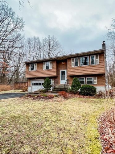 7 Penny Ln, Cornwall, NY 12518-2132