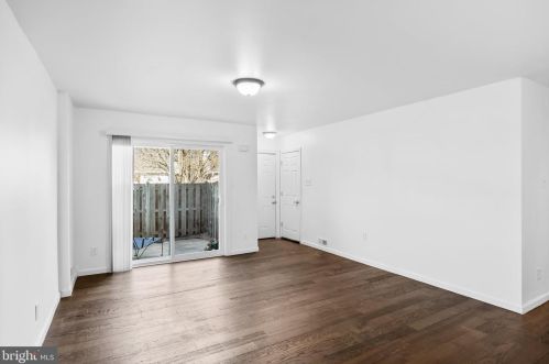 2172 Harbour Dr, Palmyra NJ  08065-1123 exterior