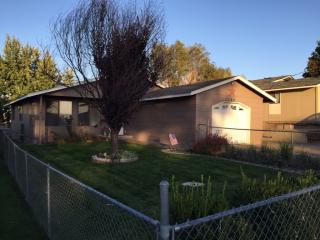 818 10th St, Cayuse, OR 97801-3246