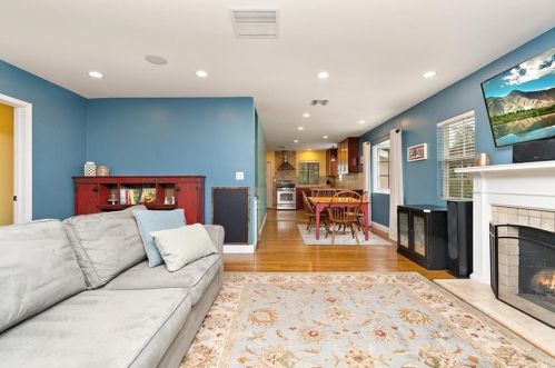 4832 Vista Del Monte Ave, Van Nuys, CA 91403-1653