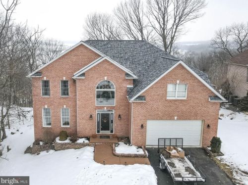 2418 Castlegreen Dr, Upton, PA 17225-9003