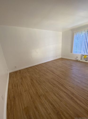 5702 Bates St, San Diego, CA 92115-6461