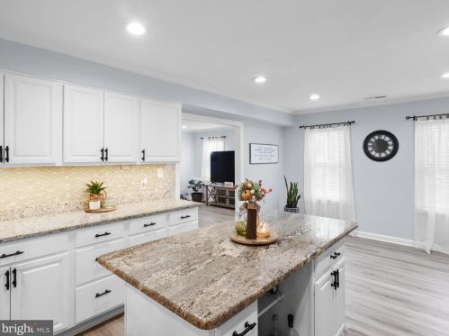 14359 Springbrook Ct, Woodbridge VA  22193-3401 exterior