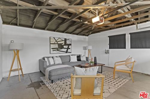 5254 Buffalo Ave, Van Nuys CA  91401-5929 exterior