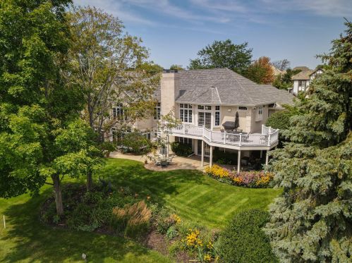 1605 Bristlecone Dr, Chenequa, WI 53029-8655