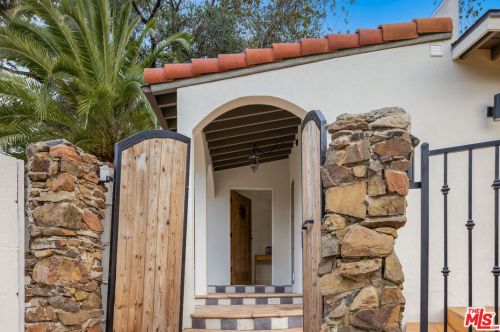 328 Poquito Ln, Topanga CA  90290-3547 exterior