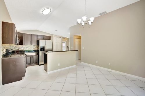 2728 177th Ave, Hollywood FL  33029-5142 exterior