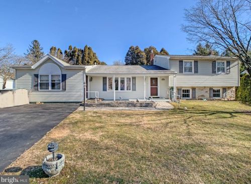 1007 Hill Ave, Langhorne, PA 19047-3958