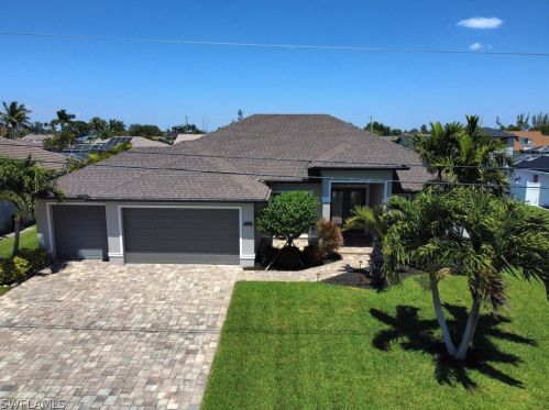 325 31st St, Cape Coral, FL 33904-3484