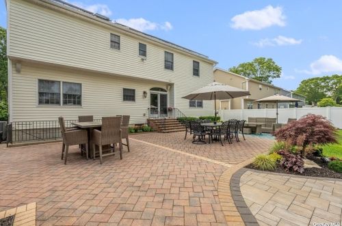 59 Reilly St, West Islip NY  11795-1044 exterior
