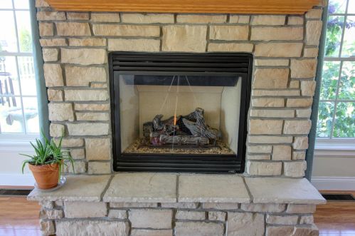 710 Willow Bend Dr, Waterford WI  53185-4281 exterior