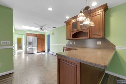 1 Prince Rd, Parsippany NJ  07054-4822 exterior