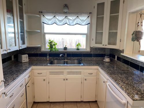 617 Jones St, Ukiah CA  95482-5313 exterior