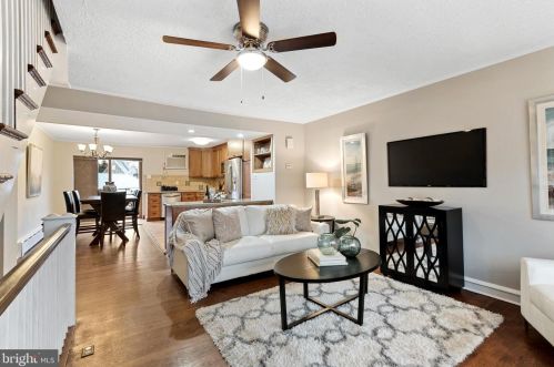 7818 Spring Ave, Melrose Park, PA 19027-2620