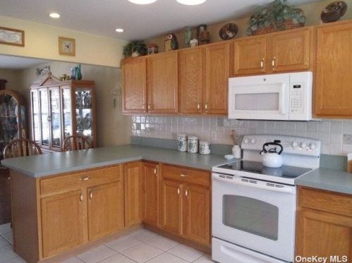 69 Mowbray St, Canaan Lake NY  11772-2113 exterior