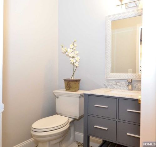 32 O Shaughnessy Ln, Closter NJ  07624-3214 exterior