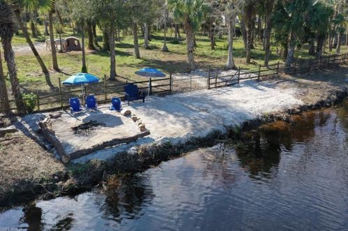 851 17th St, Naples, FL 34117-4455