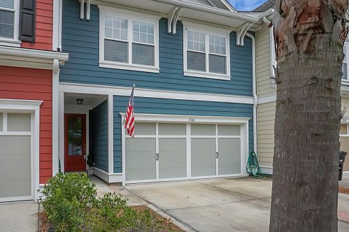 2061 Kings Gate Ln, Mount Pleasant SC  29466-8162 exterior