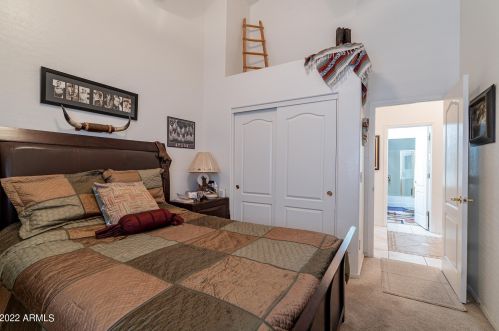 1064 Palomino Crk Dr, Gilbert AZ 85296-3727 exterior