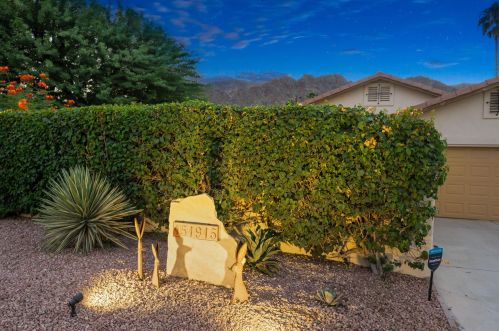 51915 Avenida Alvarado, La Quinta CA  92253-3190 exterior