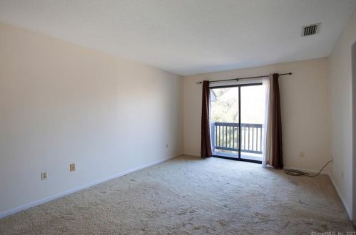 90 Conestoga Way, Glastonbury CT  06033-3304 exterior