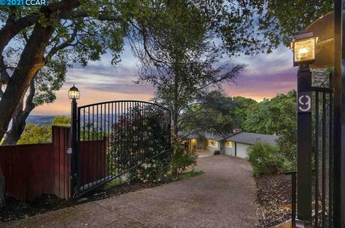 9 Las Piedras, Orinda, CA 94563-2021