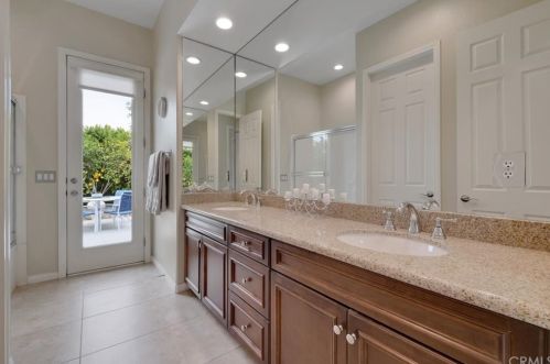 15 Napoleon Rd, Rancho Mirage CA  92270-2715 exterior