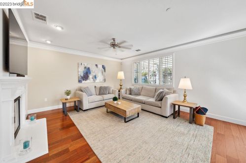 9744 Golden Sky Way, Gilroy CA  95020-9663 exterior