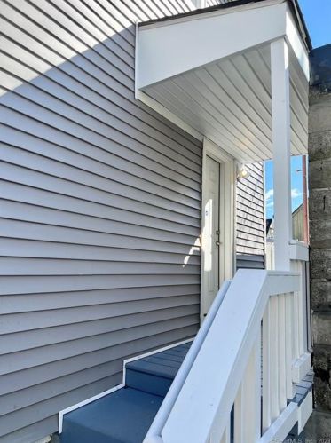 444 Berkshire Ave, Bridgeport CT  06608-1337 exterior