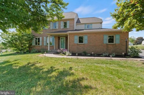 2720 Bergey Rd, Harleysville, PA 19438-1210
