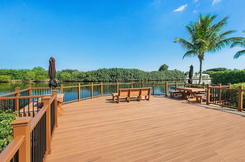 826 Kokomo Key Ln, Delray Beach FL  33483-6027 exterior