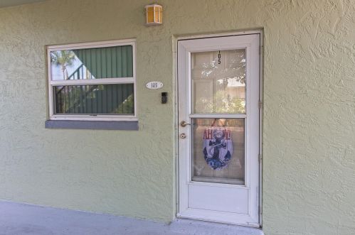 323 Leeward Ln, Fort Pierce, FL 34949-3072
