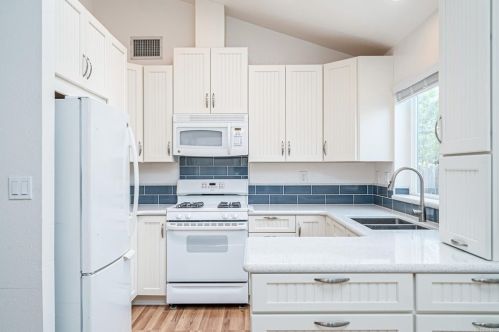 8449 Sleepy Way, El Cajon CA  92021-2090 exterior