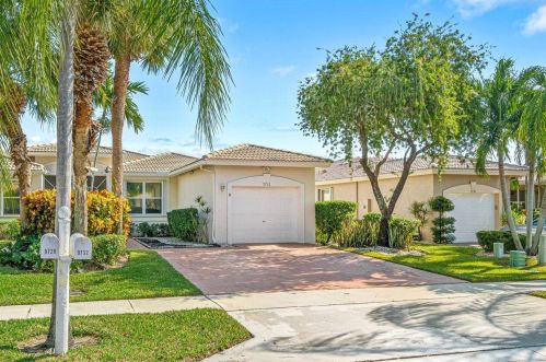 9732 Crescent View Dr, Boynton Beach, FL 33437-5921