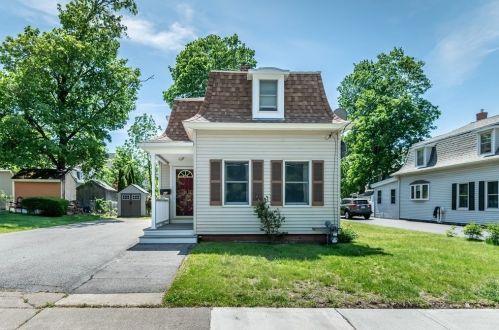 46 Hobart St, Danvers, MA 01923-1945