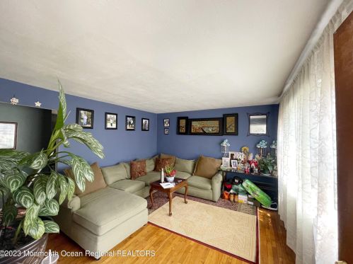 55 Chapin Ave, Tinton Falls NJ  07701-1415 exterior