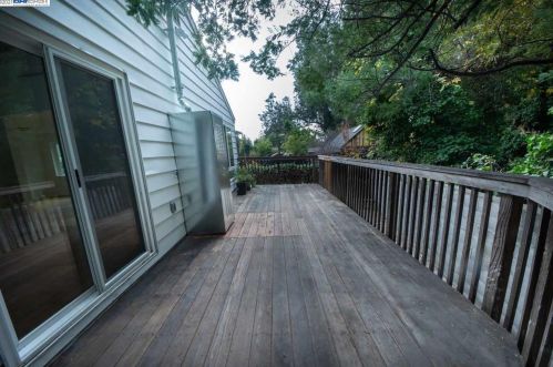 3139 Courtland Ave, Oakland CA 94601-4707 exterior