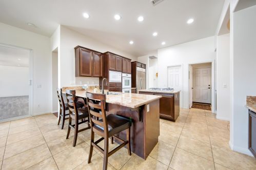 981 Park Ave, San Jacinto CA  92583-5407 exterior