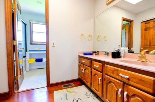 7461 Fitzroy Ct, Cincinnati OH  45241-1260 exterior