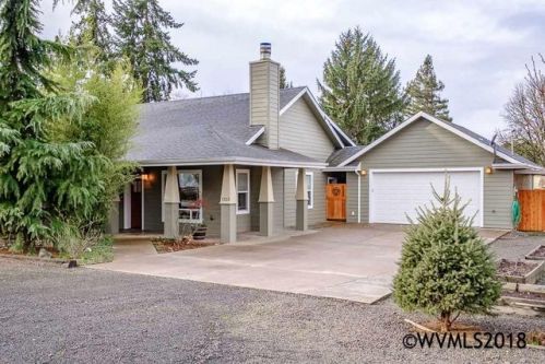 1123 Oak St, Brownsville, OR 97327-2119