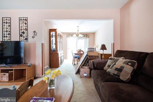 76 Winding Way, Boothwyn, PA 19061-2940