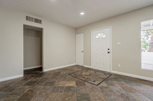 7020 12 St, Phoenix AZ 85086-4800 exterior