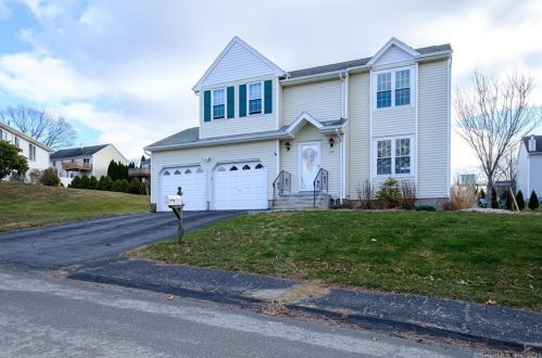 279 White Birch Dr, Waterbury, CT 06708-1861
