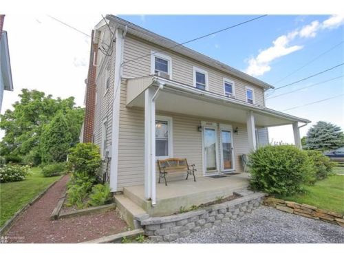 4922 Park Ave, Slatington, PA 18080-4202
